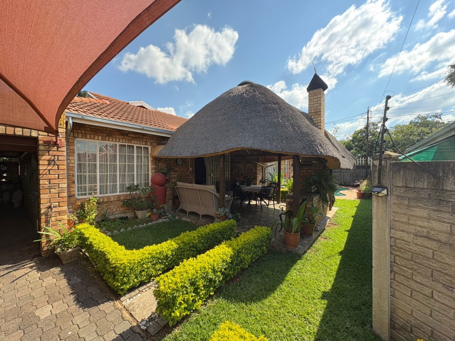 3 Bedroom Property for Sale in Protea Park North West